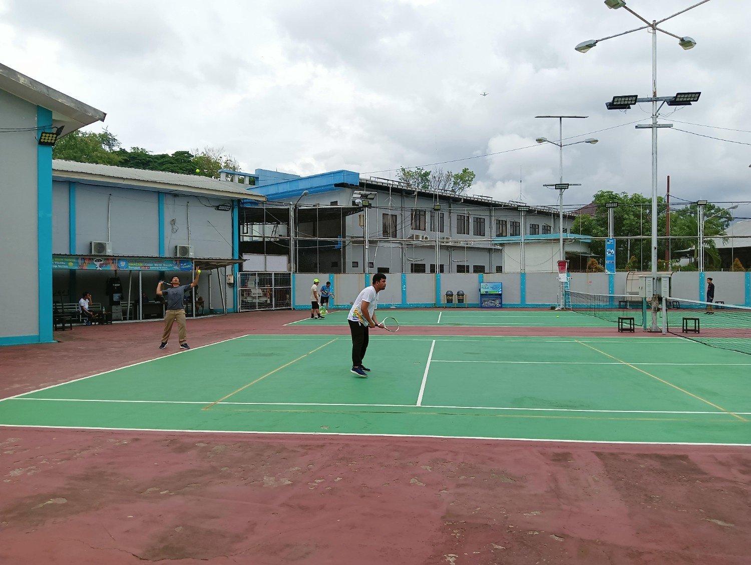 Lapangan Tennis PLN Makassar
